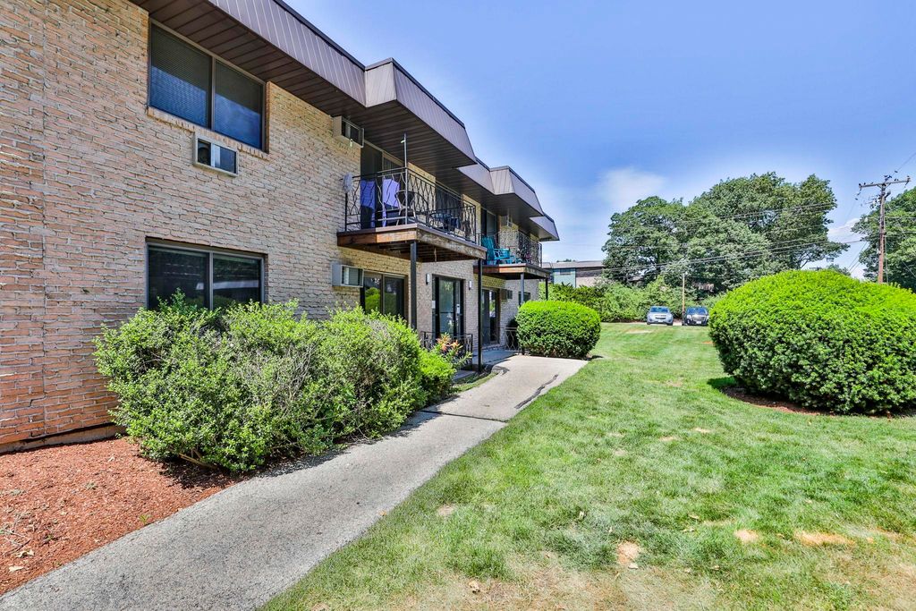 14 Strawberry Bank Rd Apt 1, Nashua, NH 03062