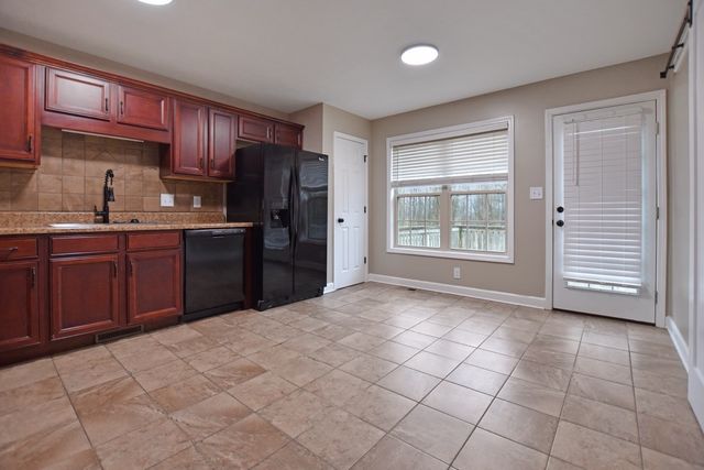 604 Deer Ridge Drive, Clarksville, TN 37042