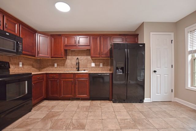 604 Deer Ridge Drive, Clarksville, TN 37042