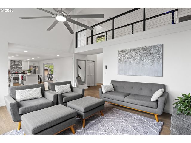 15 Sw 68TH Ave, Portland, OR 97225