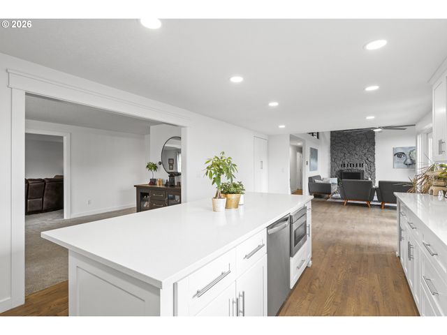 15 Sw 68TH Ave, Portland, OR 97225