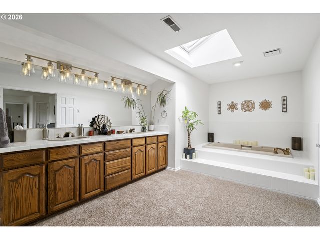 15 Sw 68TH Ave, Portland, OR 97225