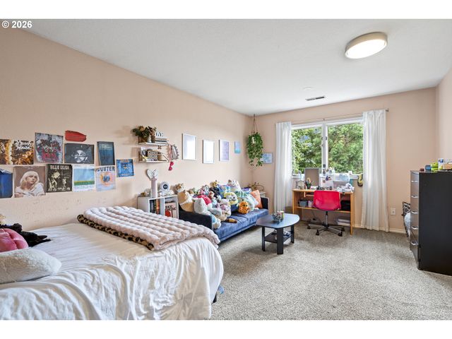 15 Sw 68TH Ave, Portland, OR 97225