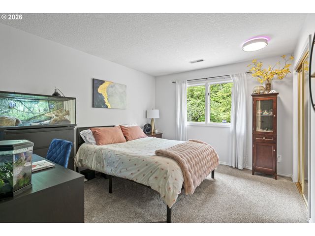 15 Sw 68TH Ave, Portland, OR 97225