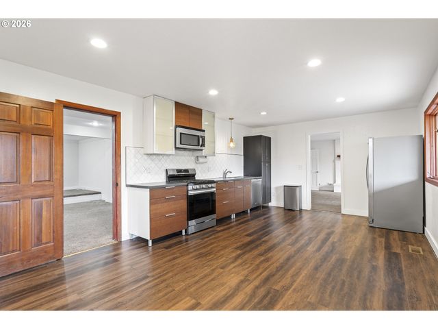 15 Sw 68TH Ave, Portland, OR 97225