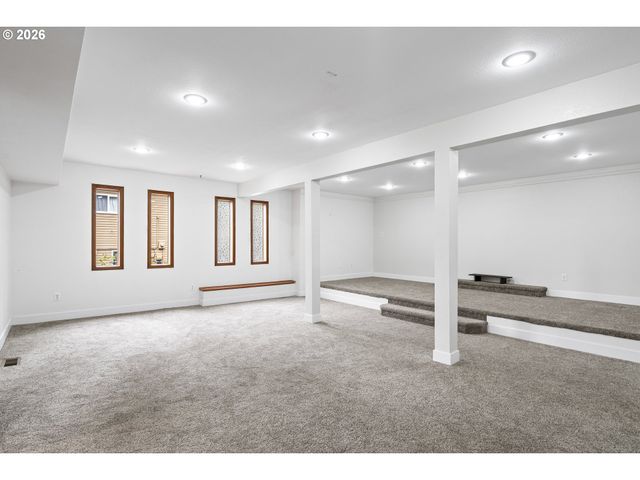 15 Sw 68TH Ave, Portland, OR 97225