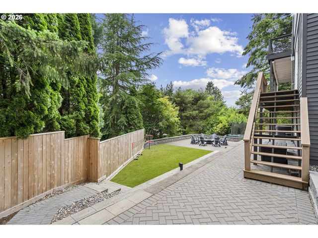 15 Sw 68TH Ave, Portland, OR 97225