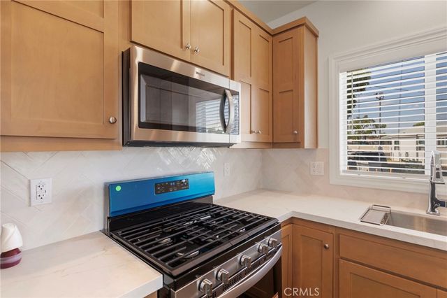 3030 Oceanside Boulevard 18, Oceanside, CA 92054