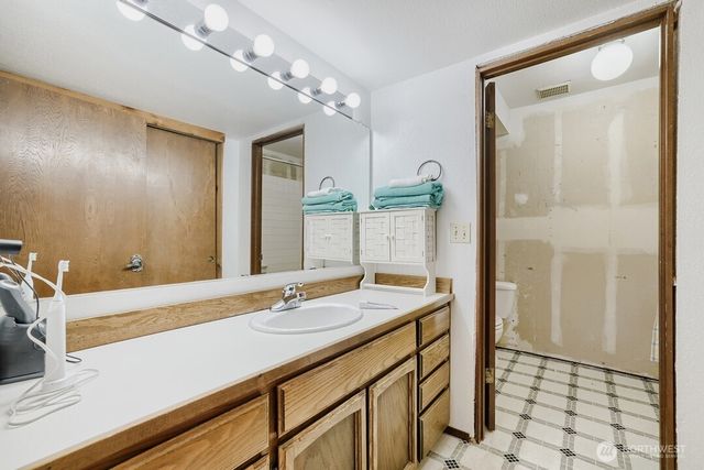 17419 151st Avenue NE, Woodinville, WA 98072