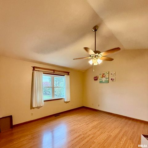 136 Post Road, Virden, IL 62690