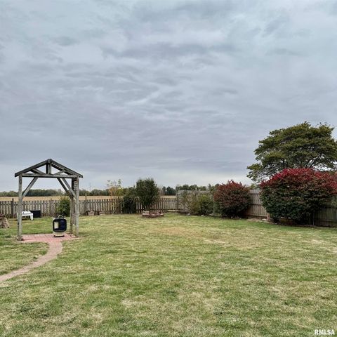 136 Post Road, Virden, IL 62690