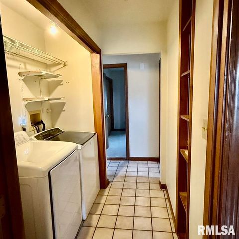 136 Post Road, Virden, IL 62690