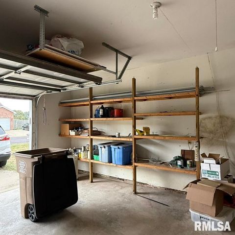 136 Post Road, Virden, IL 62690