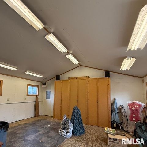 136 Post Road, Virden, IL 62690