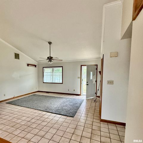 136 Post Road, Virden, IL 62690