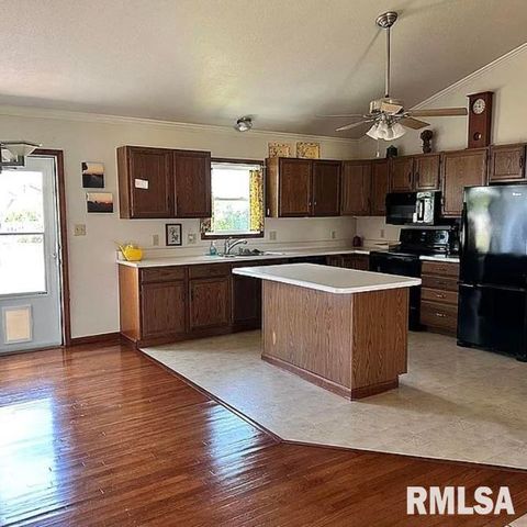 136 Post Road, Virden, IL 62690