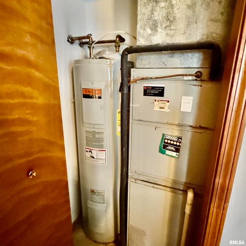 136 Post Road, Virden, IL 62690