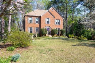 2093 Halfmoon Bluff NW, Kennesaw, GA 30152