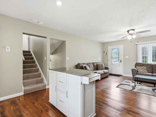 289 S Williams Lake Road, Waterford, MI 48327