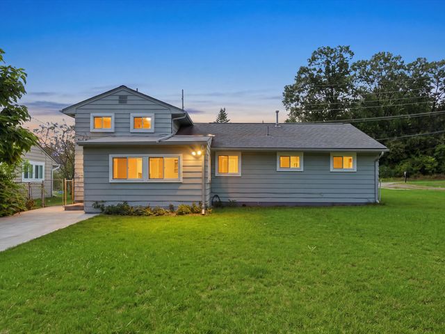 289 S Williams Lake Road, Waterford, MI 48327