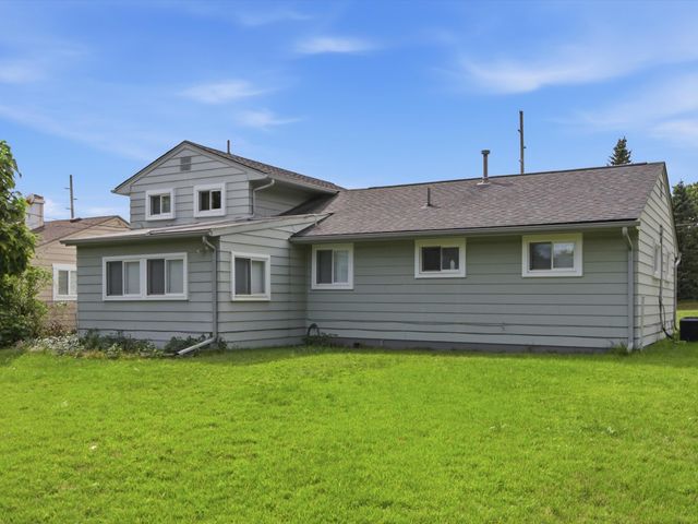 289 S Williams Lake Road, Waterford, MI 48327