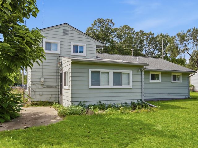 289 S Williams Lake Road, Waterford, MI 48327