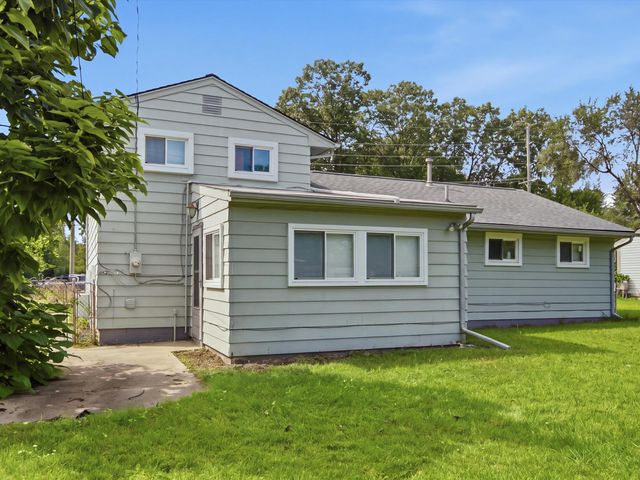 289 S Williams Lake Road, Waterford, MI 48327