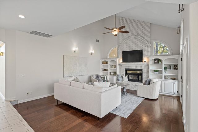 8088 La Trelle Ct, Pilot Hill, CA 95664