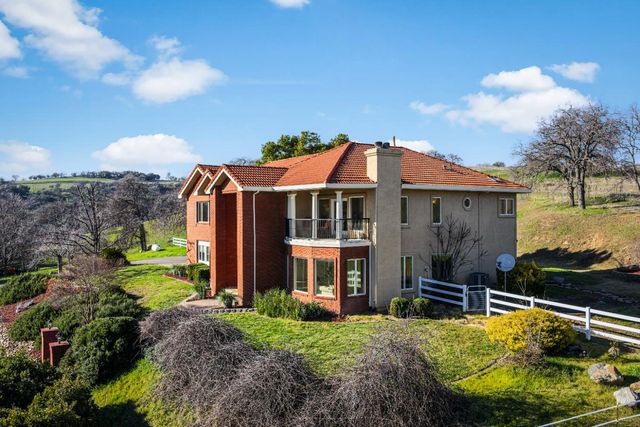 8088 La Trelle Ct, Pilot Hill, CA 95664