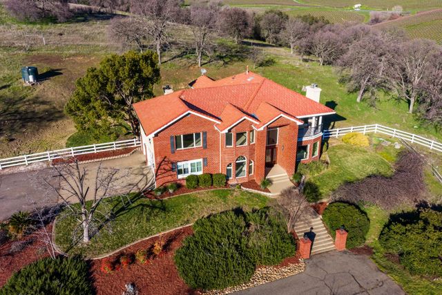 8088 La Trelle Ct, Pilot Hill, CA 95664