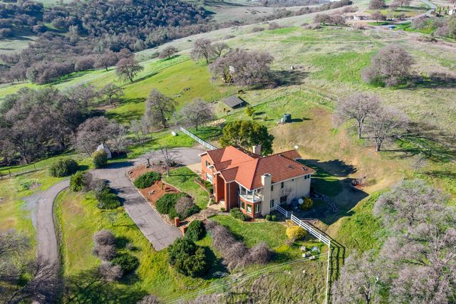 8088 La Trelle Ct, Pilot Hill, CA 95664