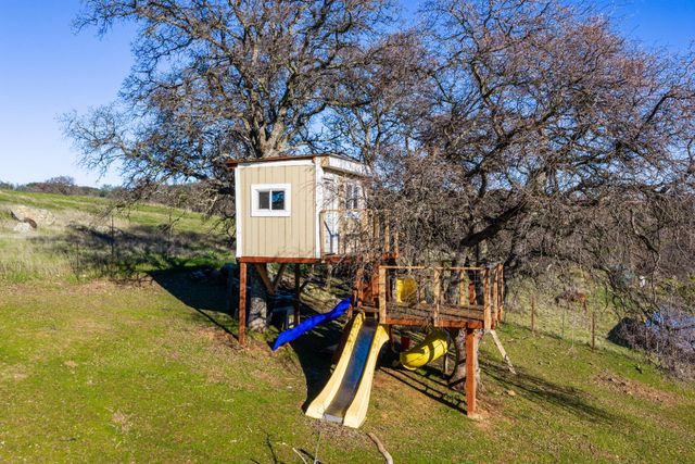 8088 La Trelle Ct, Pilot Hill, CA 95664