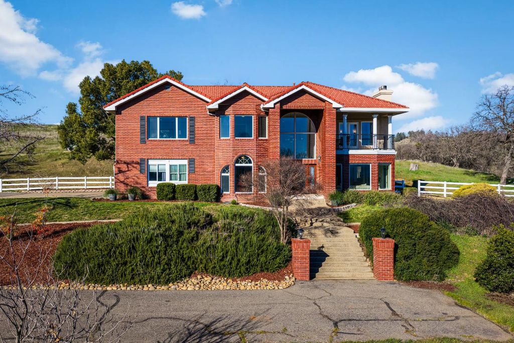 8088 La Trelle Ct, Pilot Hill, CA 95664