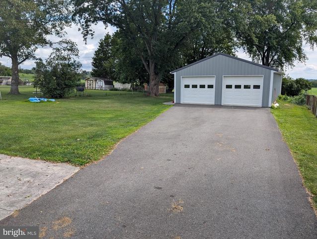 179 BLUESTONE RD, York, PA 17406