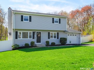23 Possum Drive, New Fairfield, CT 06812