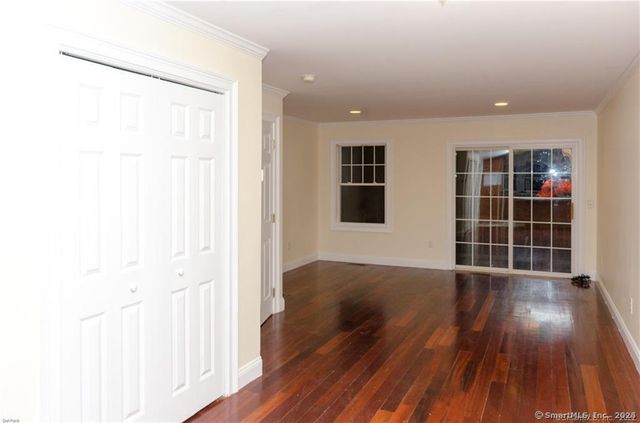 527 West Thames Street 27, Norwich, CT 06360