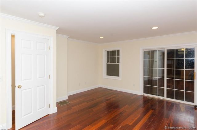 527 West Thames Street 27, Norwich, CT 06360