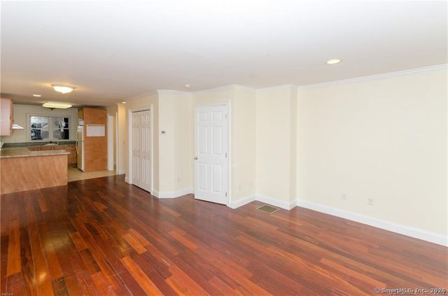 527 West Thames Street 27, Norwich, CT 06360