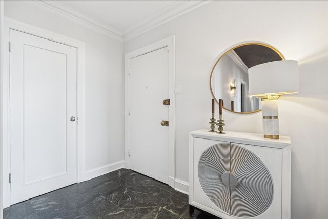 3530 N Lake Shore Drive 11B, Chicago, IL 60657