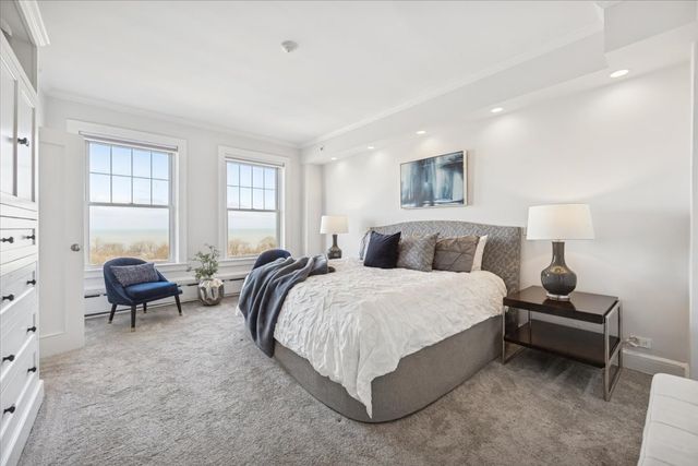 3530 N Lake Shore Drive 11B, Chicago, IL 60657