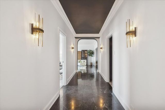 3530 N Lake Shore Drive 11B, Chicago, IL 60657