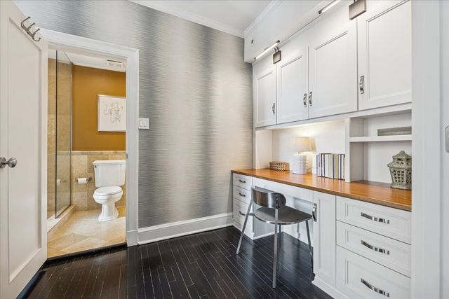 3530 N Lake Shore Drive 11B, Chicago, IL 60657