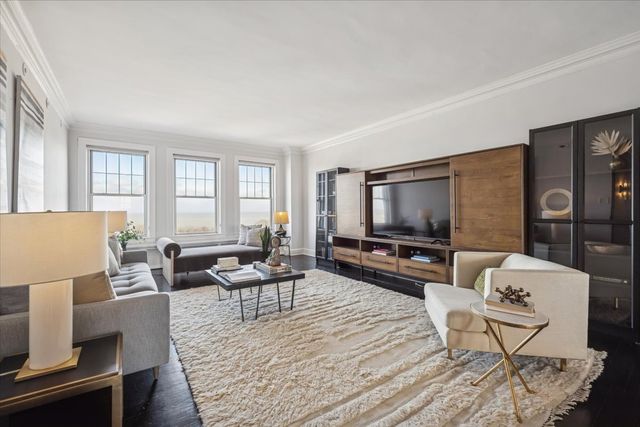 3530 N Lake Shore Drive 11B, Chicago, IL 60657