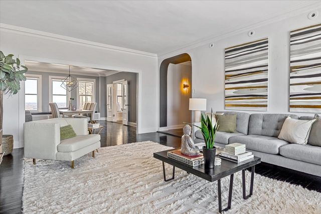 3530 N Lake Shore Drive 11B, Chicago, IL 60657