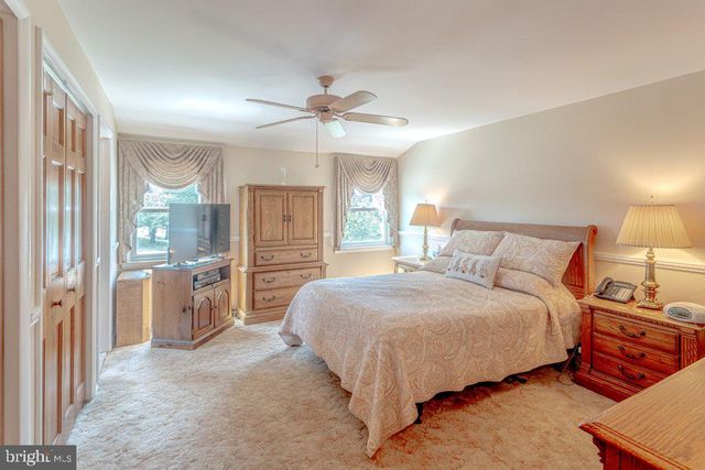 2 BELLOWS LN, Cherry Hill, NJ 08002