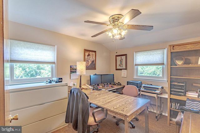 2 BELLOWS LN, Cherry Hill, NJ 08002