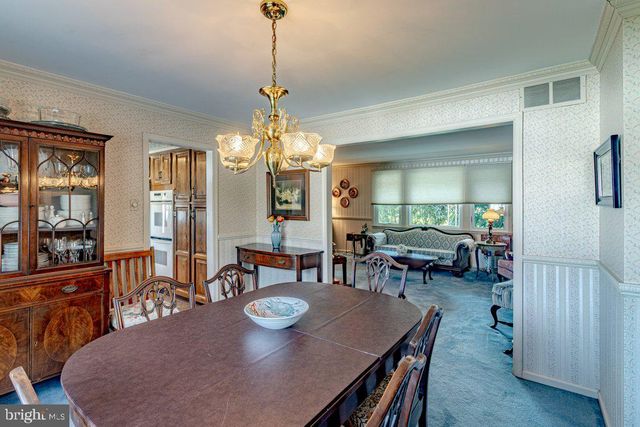 2 BELLOWS LN, Cherry Hill, NJ 08002
