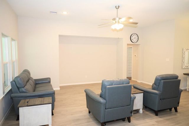 131 Feldspar Lane, Huntsville, TX 77340