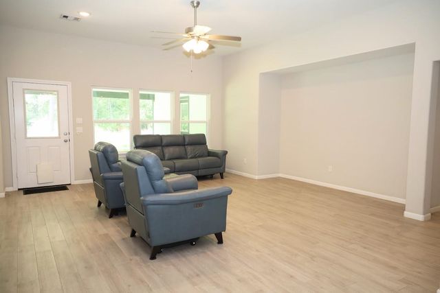 131 Feldspar Lane, Huntsville, TX 77340
