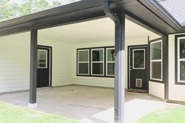 131 Feldspar Lane, Huntsville, TX 77340